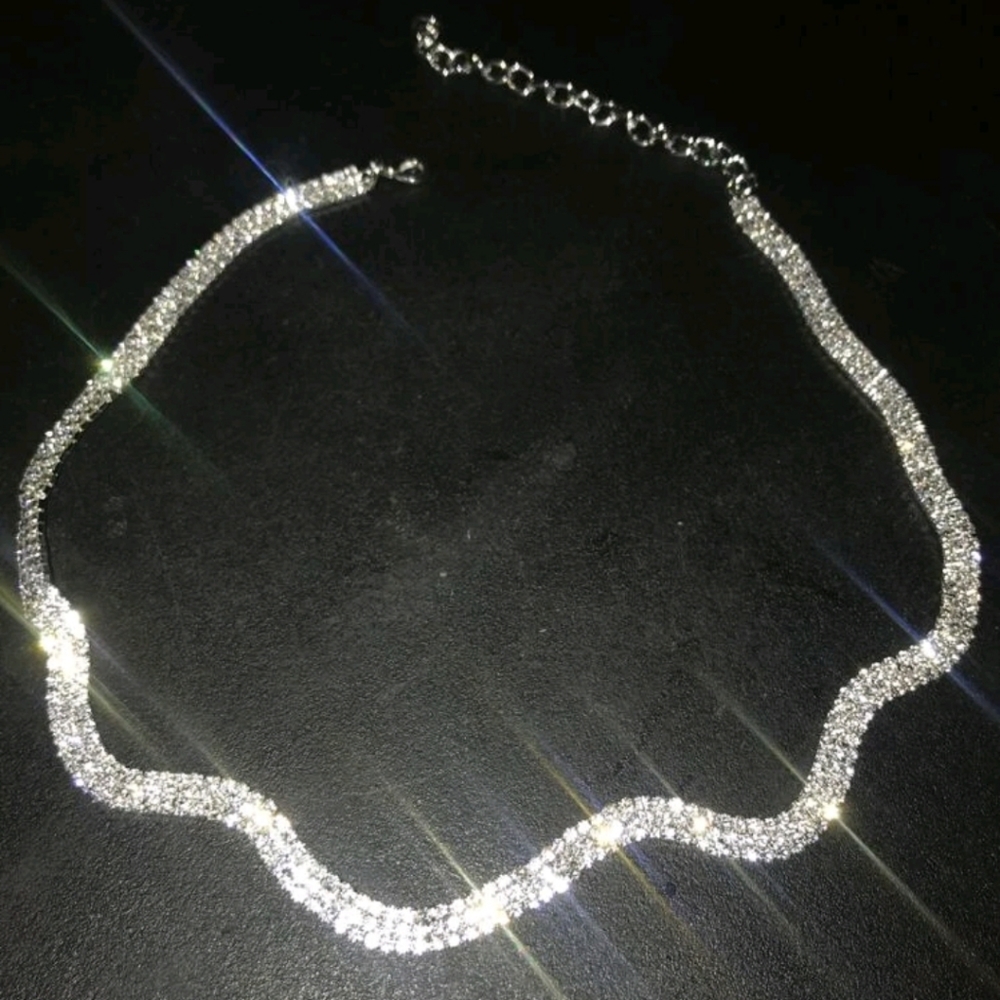 Glamorous Wavy Pave CZ Rhinestone Choker - Picture 3 of 3